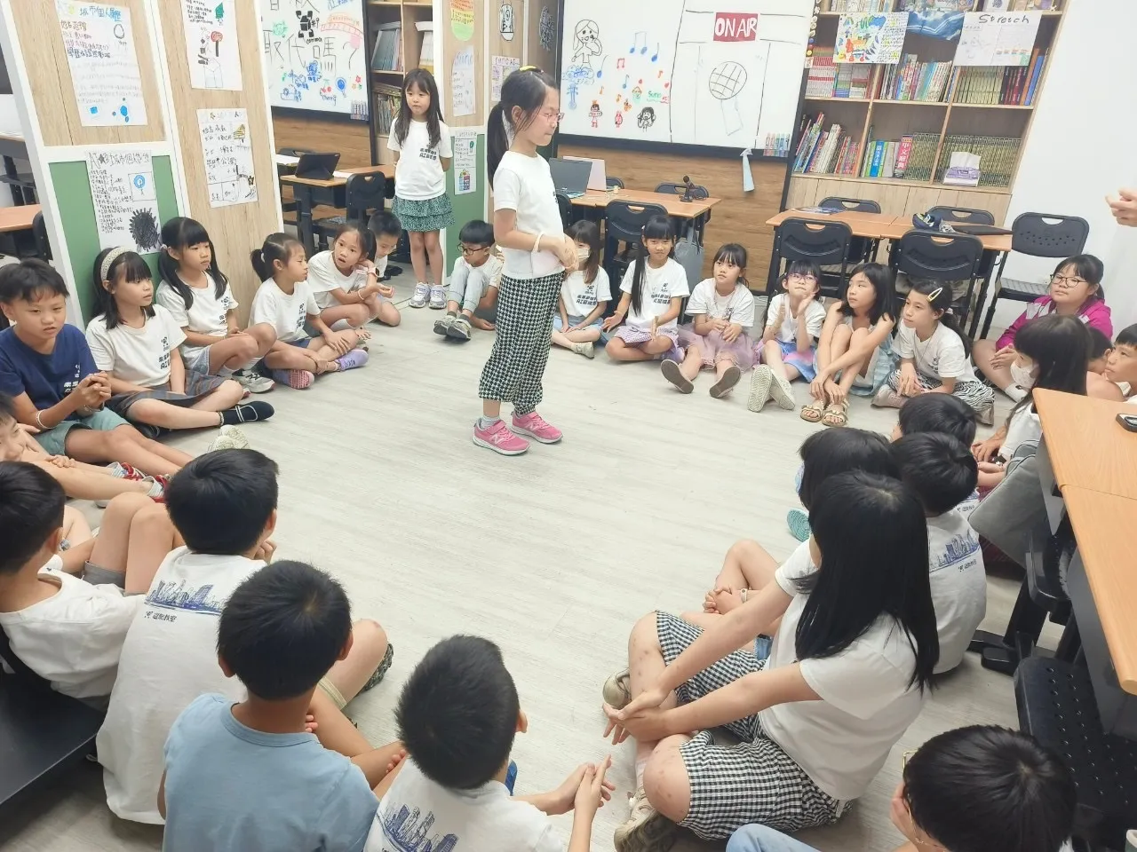 %E5%B1%95%E7%BF%85%E6%A0%A1%E5%8F%AF%E6%84%9B%E5%AD%B8%E7%94%9F