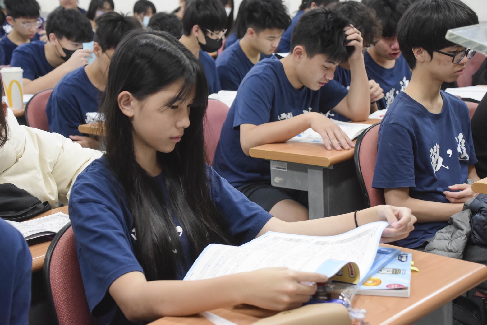 %E5%8D%83%E4%BA%BA%E6%A8%A1%E8%80%83