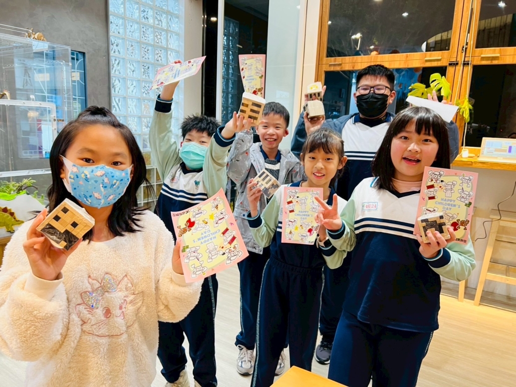 逗點教室-展翅校小朋友們