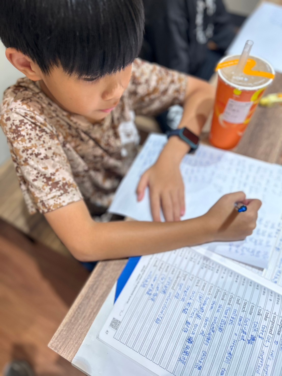 孩子用功的樣子 孩子用功的樣子